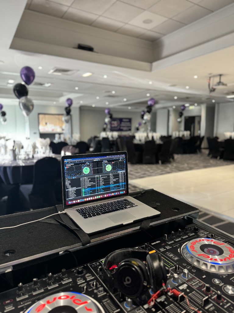 DJMINUTEUK elegant banquet hall DJ setup